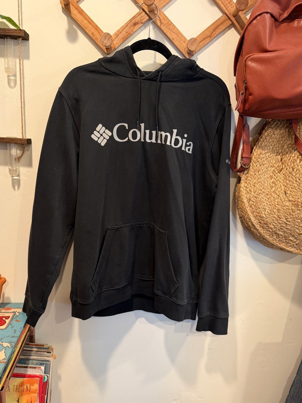 Columbia women’s Black Logo Hoodie Sweatshirt Large